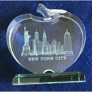New York City Apple Art Glass Souvenir Paperweight Etched Footed 3"*3"* 1"